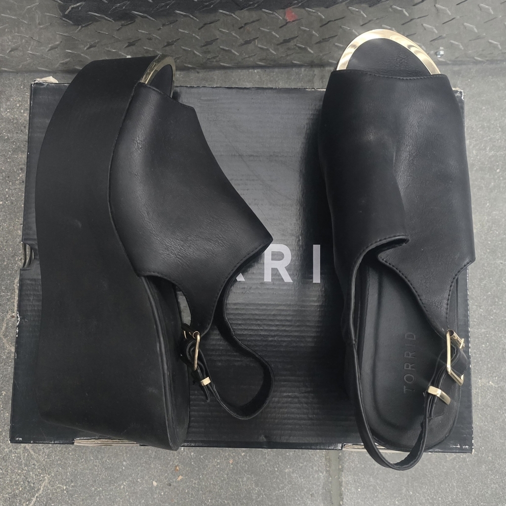 Torrid 12w open toe wedge